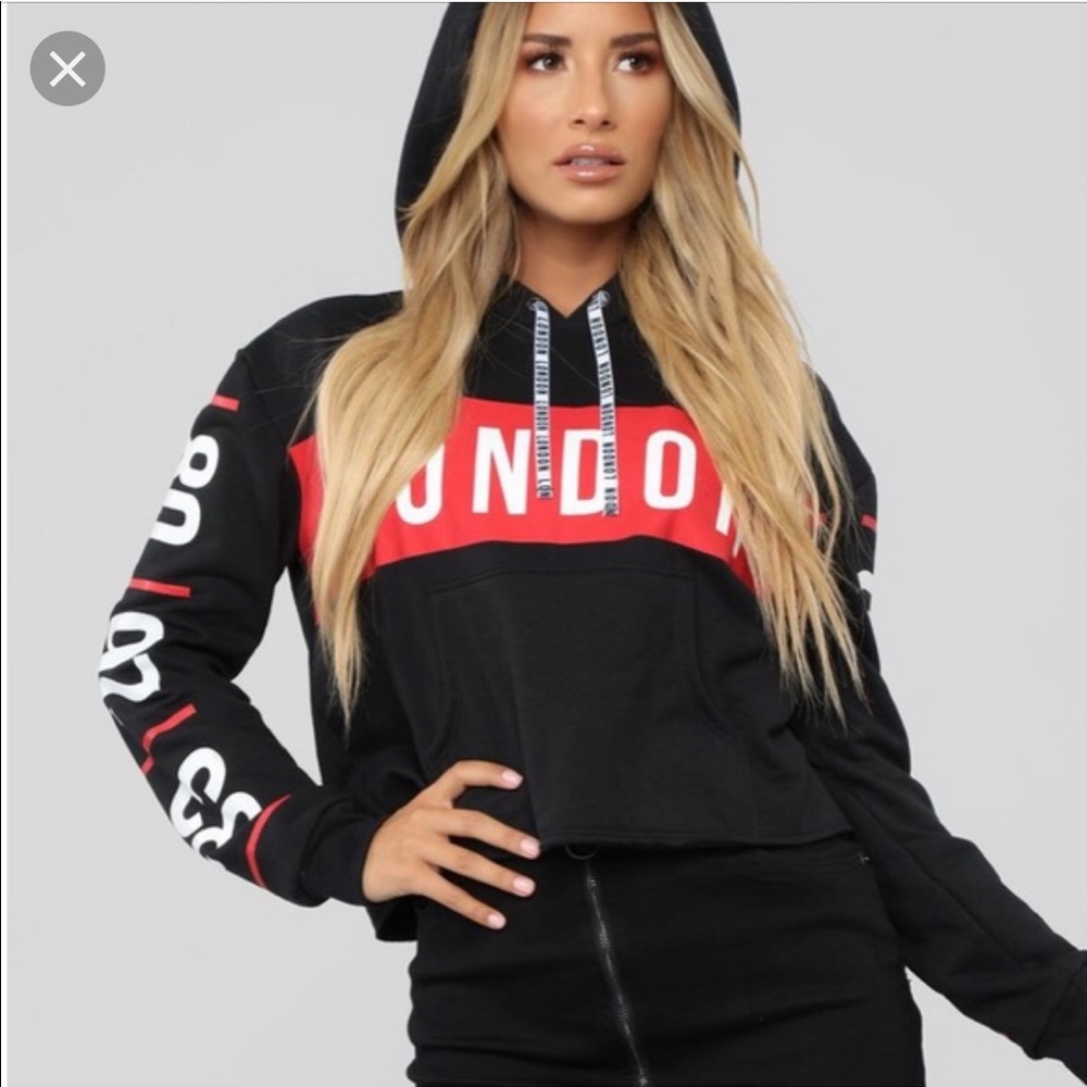 🚫SOLD🚫Fashion Nova London Cropped Hoodie